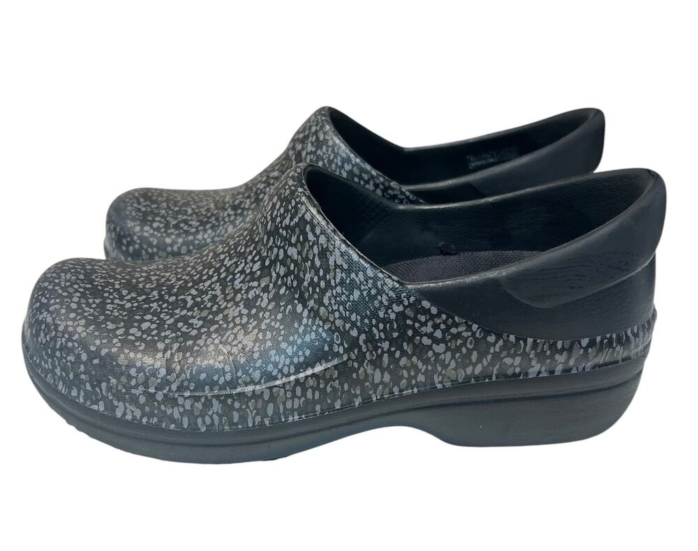 Crocs Women's Neria Pro II Graphic Clogs Black Speckled Size 7